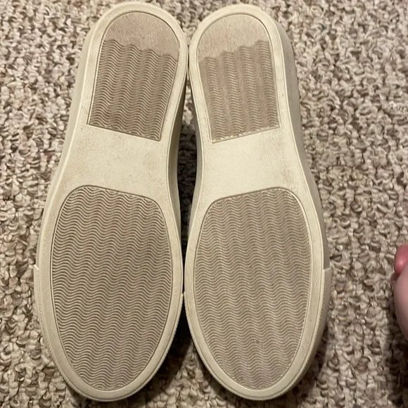 Steve Madden Ecentrcq Quilted Taupe Slip-on Sneaker - Picture 5 of 5